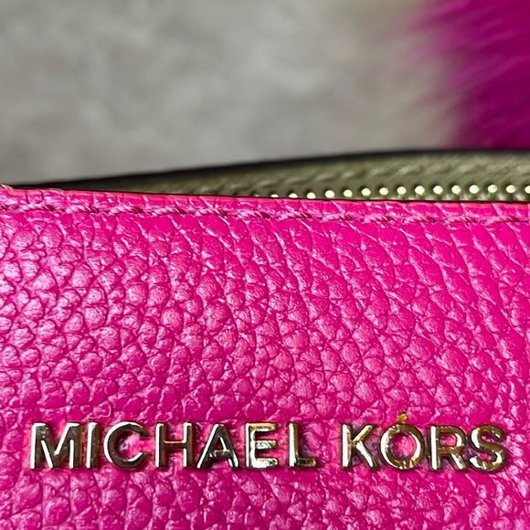 New Michael Kors Mercer Kors Studio Medium Messenger and Love Charm Fur Pom Pom - Picture 4 of 16